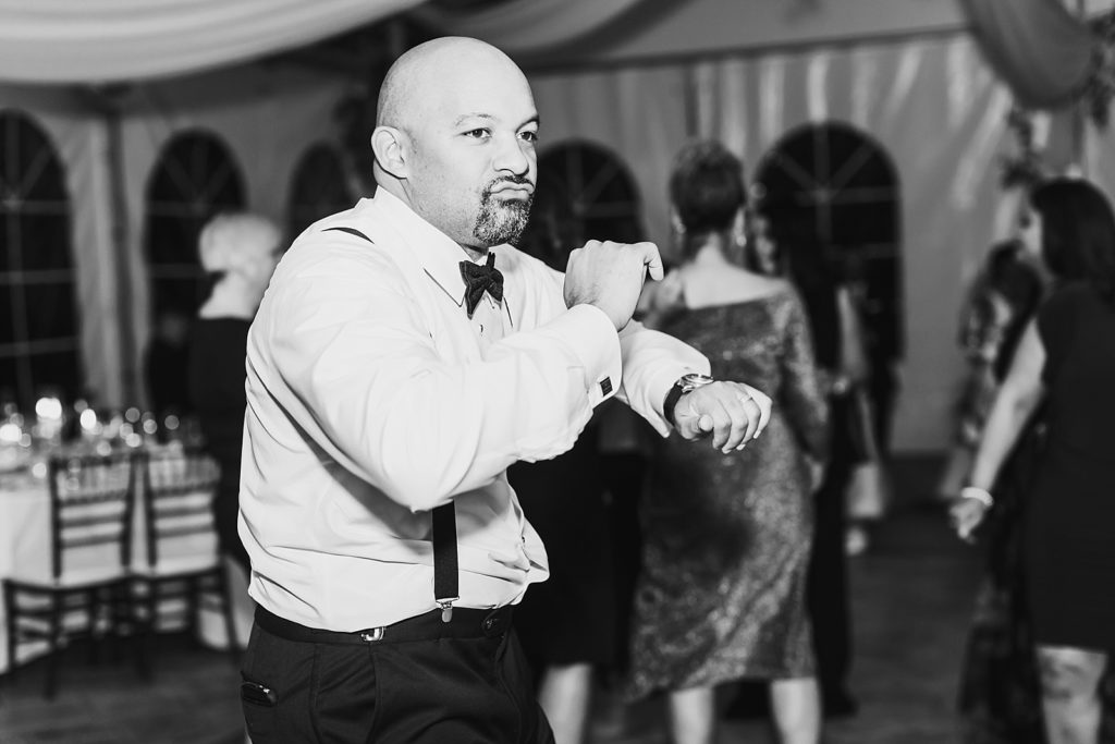 dancing at Airlie wedding